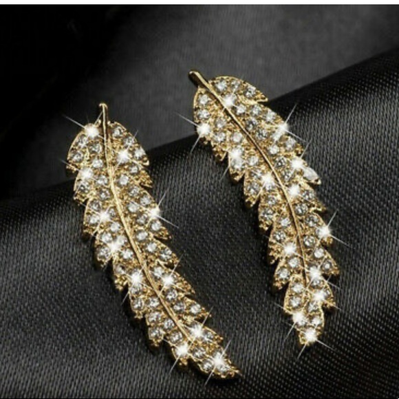 Jewelry - NEW 18k gold plated featherStud Earrings